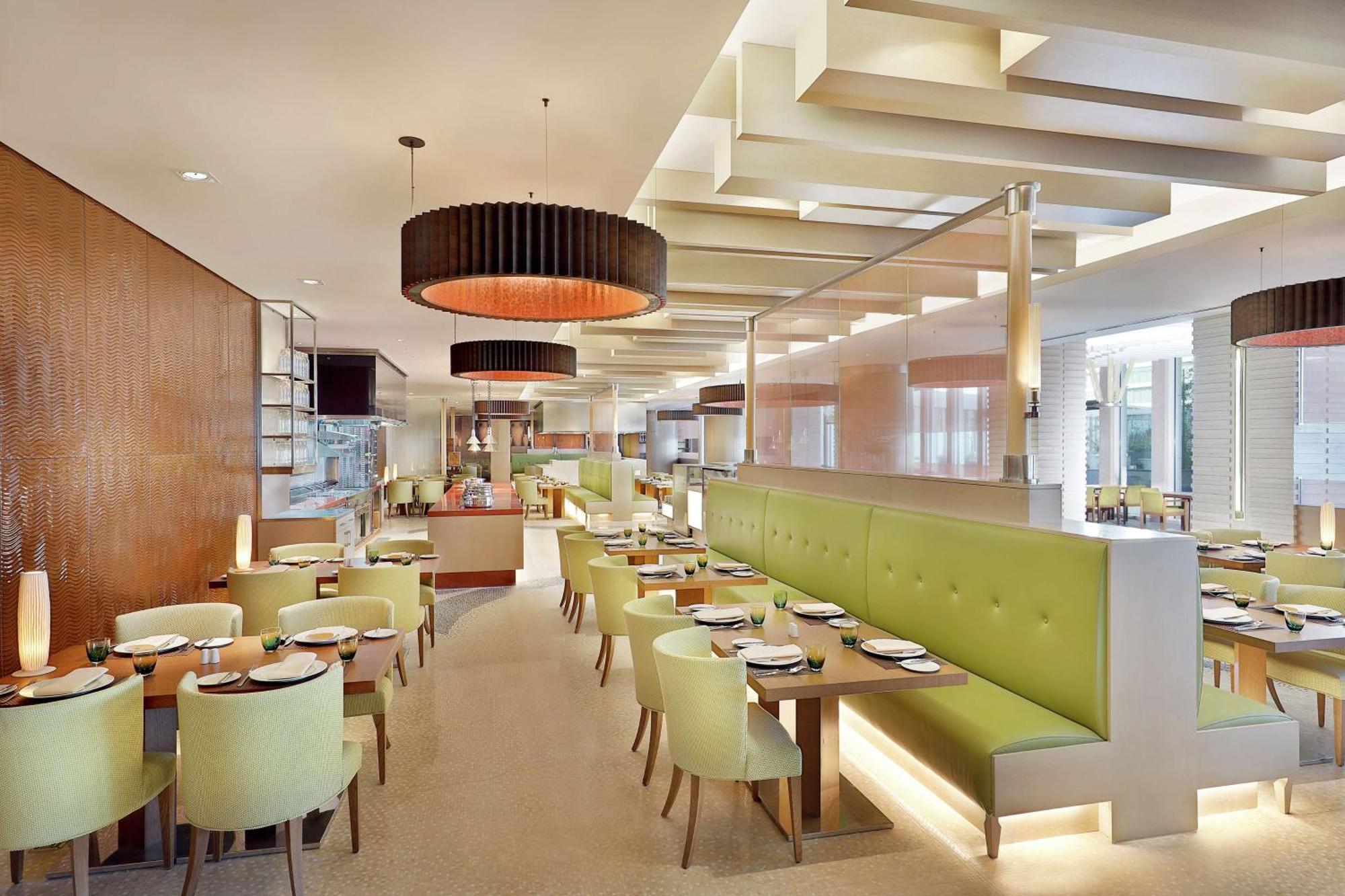 Hilton Riyadh Hotel & Residences Kültér fotó The Garden Grill