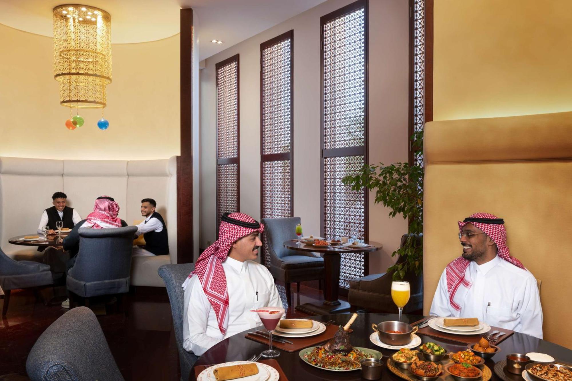 Hilton Riyadh Hotel & Residences Kültér fotó The restaurant